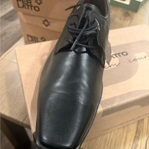 Men’s black dress shoes